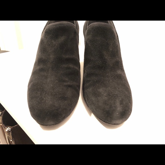 Stuart Weitzman black suede ankle booties 8.5B - Picture 6 of 6